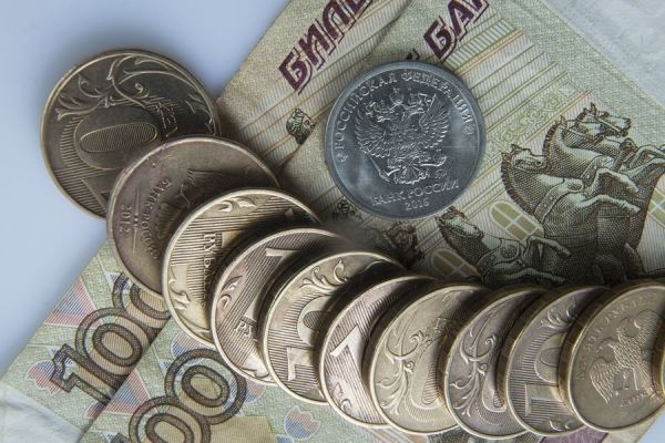 Центробанк России сообщил о 17 трлн наличных рублей в обороте в России 