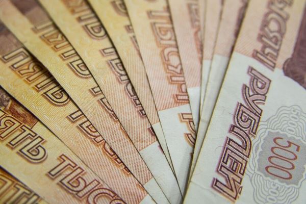Россиянам напомнили о трех простых действиях для определения подлинности банкнот 