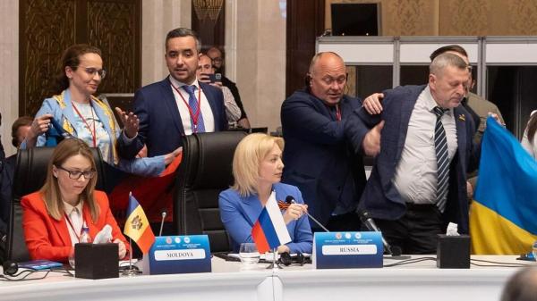 Украинский делегат напал на российского на саммите ПАЧЭС в Анкаре
