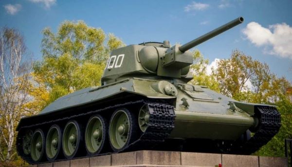 В Берлине произошла массовая драка у памятника советскому танку