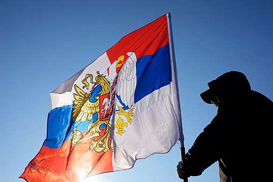 В Европарламенте заявили, что ЕС хочет положить конец дружбе России и Сербии